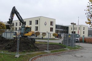 Seit einer Woche rollen die Bagger vor dem St. Joseph-Krankenhaus