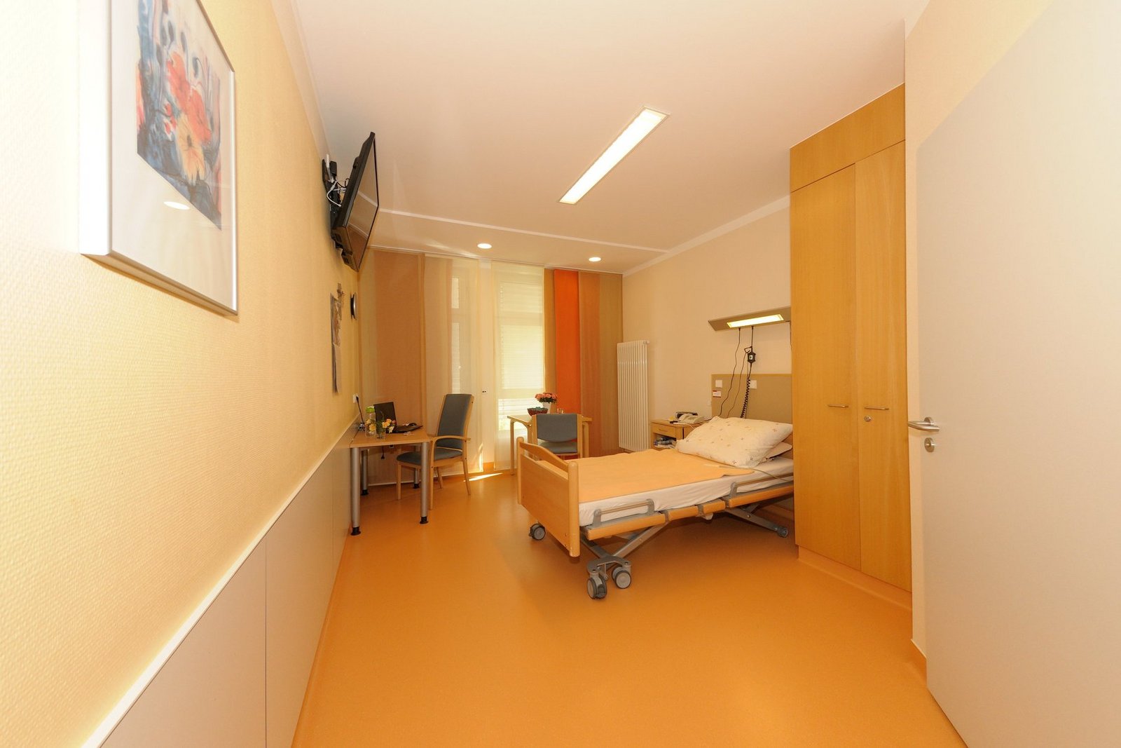 Blick in das Wahlleistungszimmer Blick in das Wahlleistungszimmer