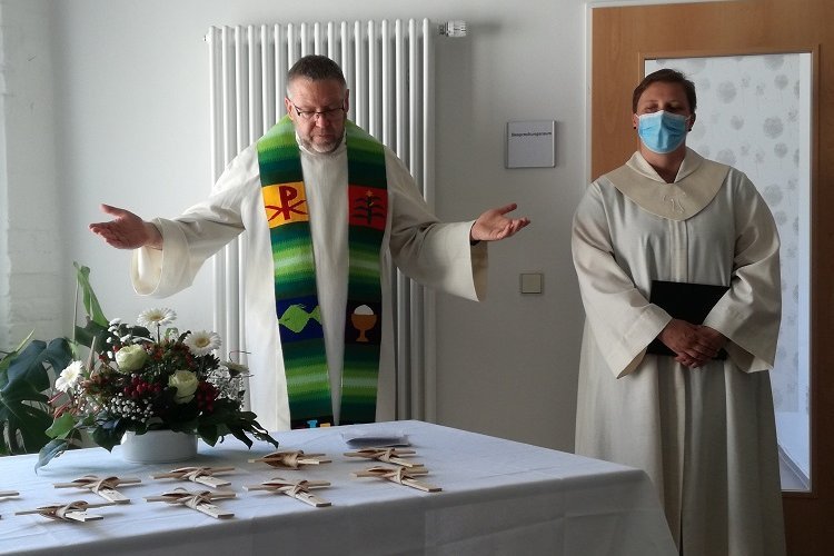 Pfarrer Andreas Ginzel sprach die Segensworte